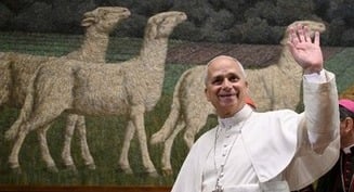 Be prophetic sign of communion, fraternity, pope tells Lateran University