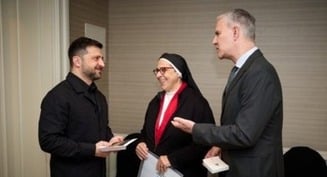 Ukrainian President Zelenskyy honors Dominican Sister Lucía Caram for war relief efforts