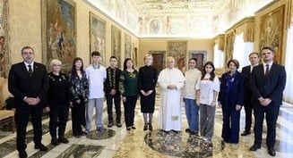 Pope meets young people returned to Ukraine from Russia
