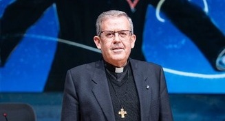 Pope praises Salesians' passion, dedication to ministry