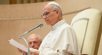 Political leaders must fix wealth gap, promote religious freedom, pope says