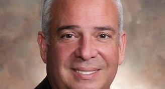 El arzobispo Pérez, hijo de migrantes, les dice a los migrantes: 'No están solos'