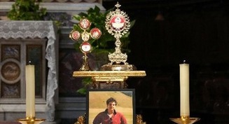 Young teen's relics a reminder for pilgrims that holiness 'is not impossible'