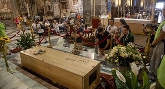 Thousands visit Blessed Frassati's remains in Rome for Jubilee of Youth