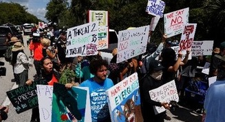Mass celebrated at 'Alligator Alcatraz' for detained Catholic migrants