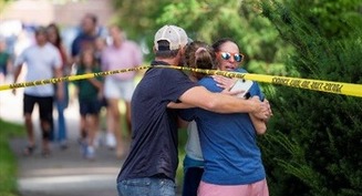Dos víctimas mortales en un tiroteo en una escuela primaria católica de Minneapolis