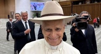 Sydney couple raise the roof with Pope Leo hat trick