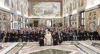 Pope calls for 'covenant of humanity,' promoting care, aid, trust