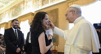 El papel de la familia en la Iglesia y la sociedad necesita apoyo, afirma el Papa León
