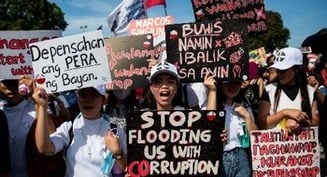 Philippine clergy support massive anti-corruption protests in Manila
