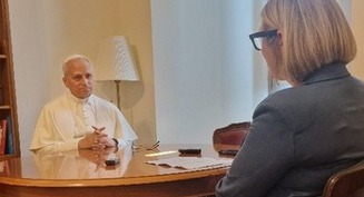 En entrevista, Papa León habla sobre crisis de abusos, Trump, seguir los pasos del Papa Francisco