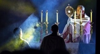 Horas de Adoración Eucarística, obras de misericordia para celebrar 250 aniversario Estados Unidos