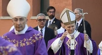 Jesus is close by, so just open your eyes, Pope Leo tells young people