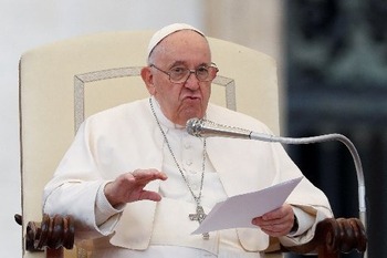 'Hurry up, Lord' and bring peace to Ukraine, pope prays