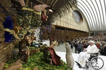 Papa: Sigan contemplando el misterio de la Navidad