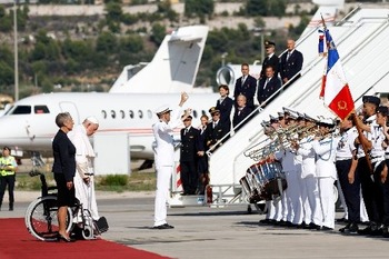 A su llegada a Marsella, el Papa se prepara para hablar en favor de la protección de los migrantes