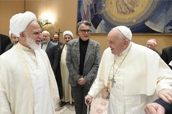 Pope: Interreligious dialogue key to peace, youth education