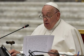 Final synod document is magisterial, must be accepted, pope says