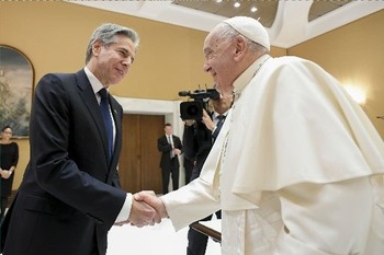Blinken praises pope's LGBTQ advocacy, talks Lebanon ceasefire at Vatican