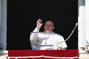 La Sagrada Familia es un modelo del diálogo, dice el Papa