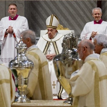 Las 'Lágrimas de arrepentimiento' purifican el corazón, dice el Papa a sacerdotes en la Misa Crismal