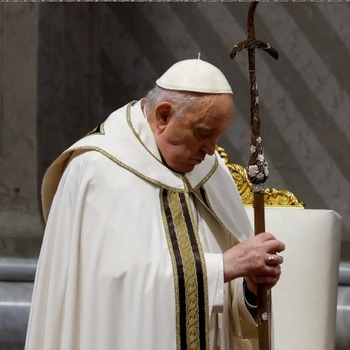Pope says carrying the cross, Jesus asks, 'Do you love me?'