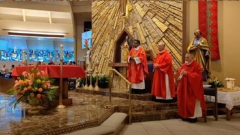Sacerdote de Florida admite haber mordido a una mujer como último recurso para salvar la Eucaristía