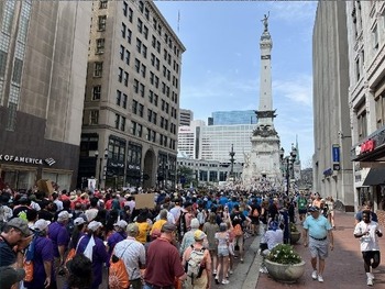Tens of thousands flood Indianapolis streets for largest U.S. Eucharistic procession in decades