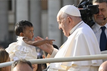 'Old pope' thanks God for his four-nation trip to Asia and the Pacific