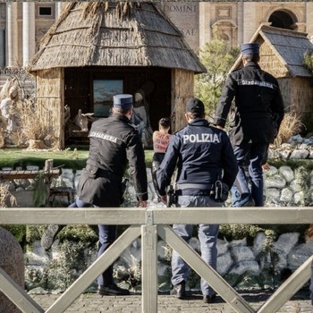 FEMEN activist stages protest in Vatican Nativity scene