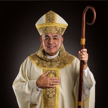 El cardenal DiNardo de Texas se retira; el Papa Francisco nombra al obispo Vásquez como su sucesor