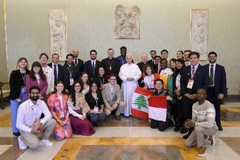 Faith thrives in community, not isolation, pope tells young adults