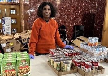 Philly parish hands out food hours ahead of SNAP suspension