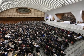 Una Iglesia sinodal evangeliza mejor y trabaja conjuntamente por la justicia, afirma el Papa León