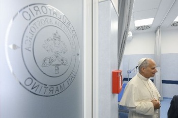 Pope inaugurates second Vatican medical clinic for the poor