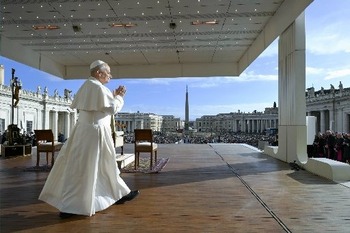 Generar vida requiere tener esperanza en el significado de la vida, dice el Papa León