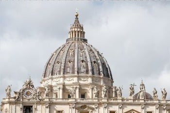 Pope establishes commission to boost donations to the Holy See