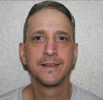 Supreme Court throws out death penalty conviction over dubious testimony