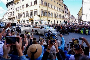 Católicos de EEUU participan en el funeral del Papa Francisco desde Roma hasta el Río Grande