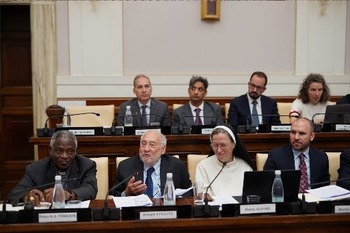 Finance experts launch report at Vatican on foreign debt relief