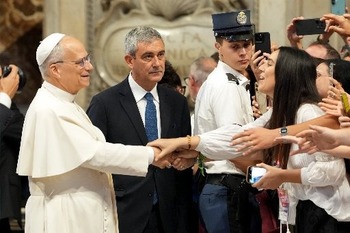 Create encounters, not just content, pope tells digital missionaries, influencers