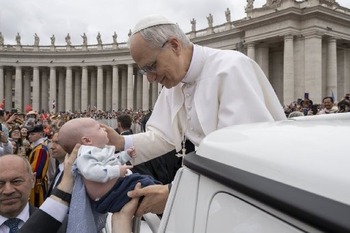 Indiana couple's hope for papal blessing for baby leads to special scene with Pope Leo XIV