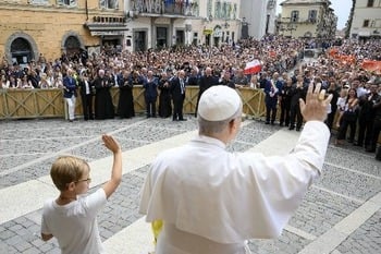 El amor de Dios lleva a trabajar por la justicia y a proclamar el Evangelio, dice el Papa