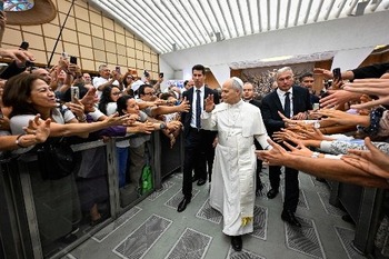 Hope is knowing that God is near and that love will win, pope says