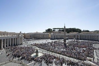 Pope prays for Minneapolis victims, denounces 'pandemic' of gun violence