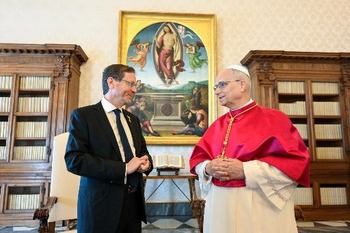 Pope meets Israeli president, discusses 'tragic' situation in Gaza