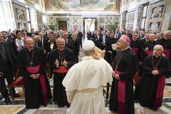 La teología debe abordar el cambio climático, la IA y otras preocupaciones reales, afirma el Papa