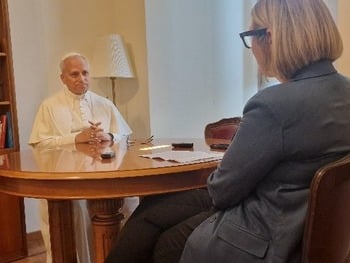 En entrevista, Papa León habla sobre crisis de abusos, Trump, seguir los pasos del Papa Francisco