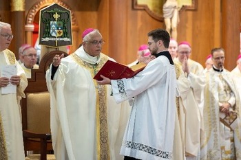 El mundo ‘tiene hambre de justicia y misericordia’, afirma el nuevo obispo de Austin