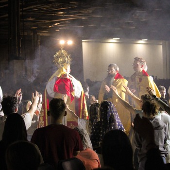 'Estén abiertos a lo que el Señor tiene preparado para ustedes', dice el Papa León a los asistentes